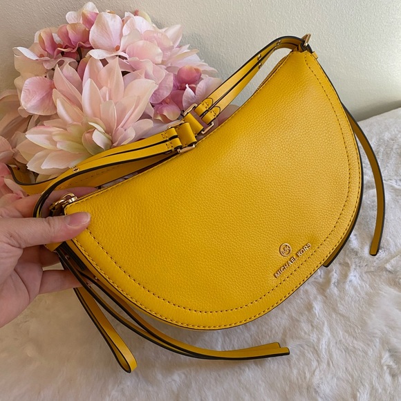 💛Michael Kors crossbody 💛 - Picture 4 of 5